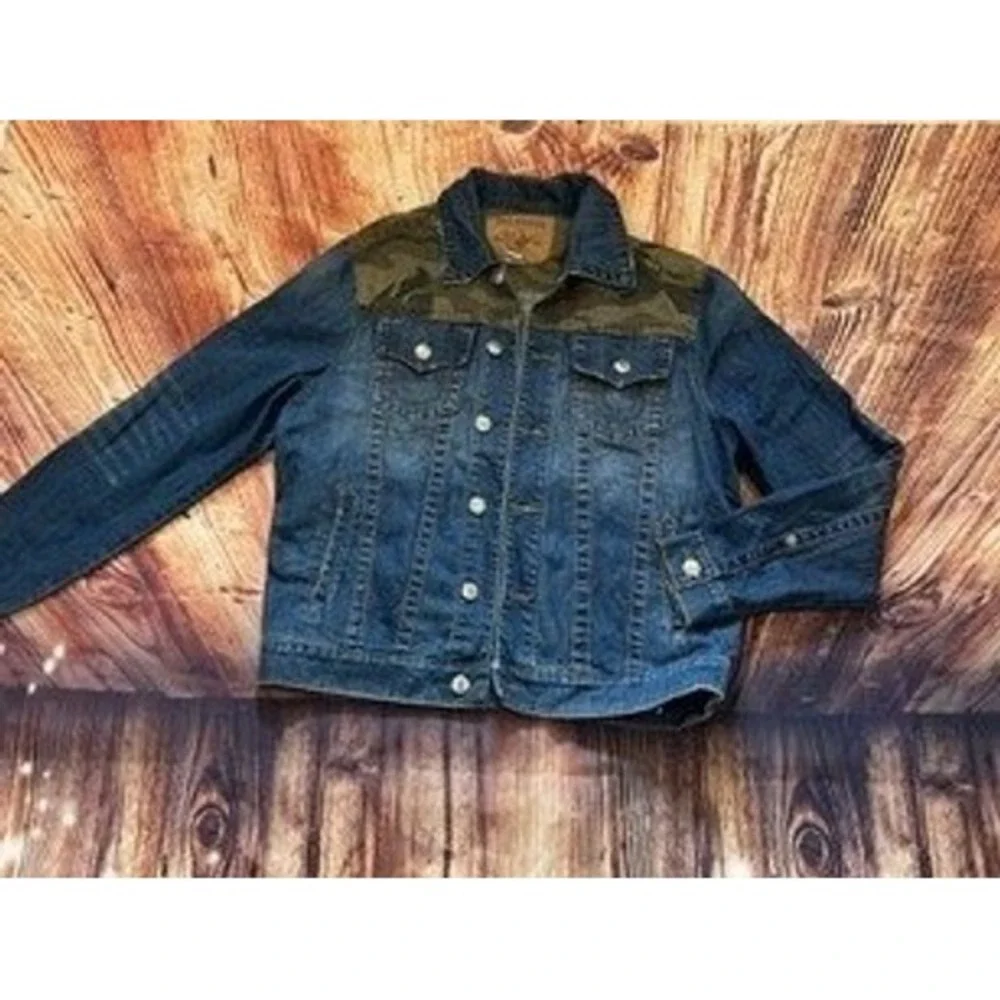 True Religion size large